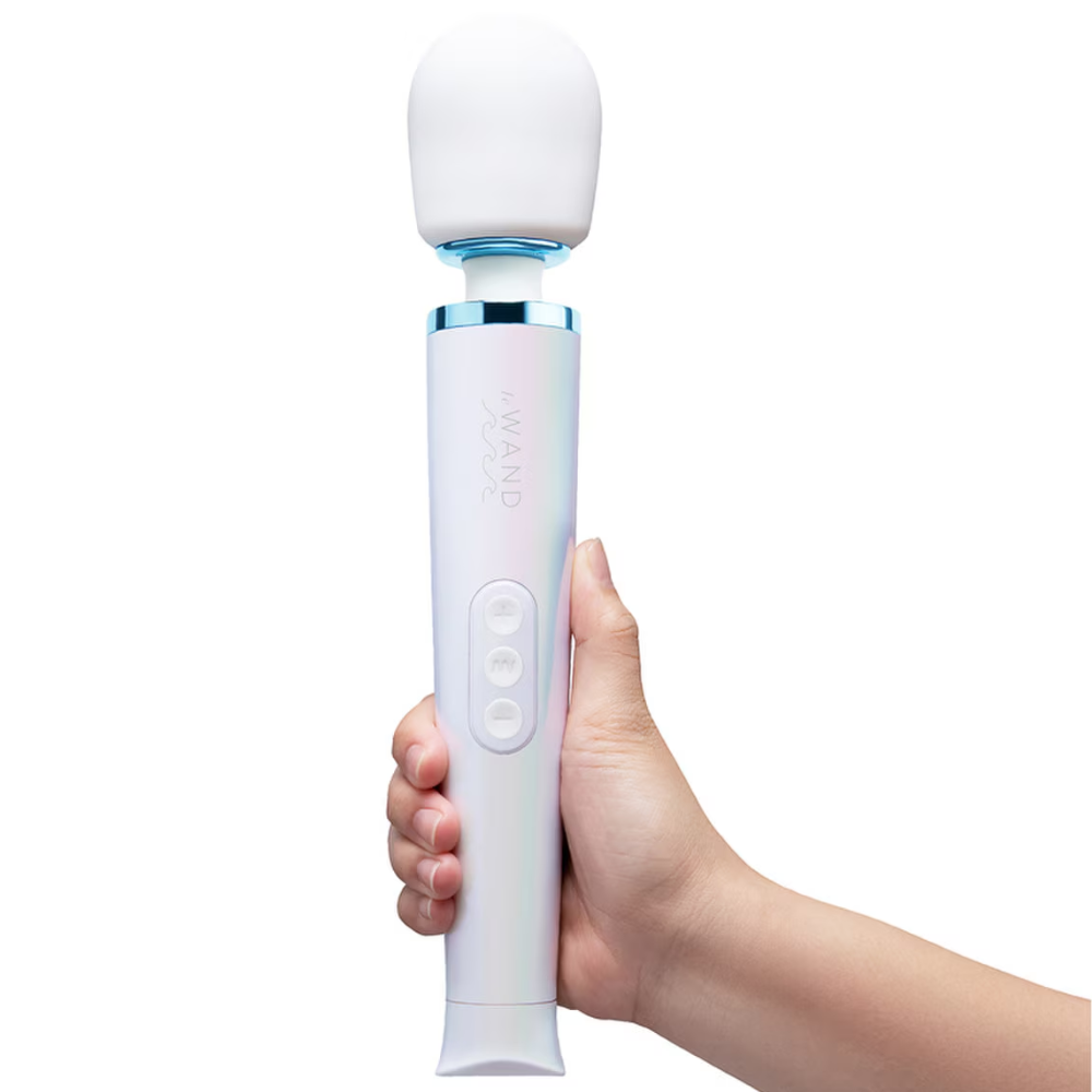 Le Wand Dive Submersible Rechargeable Wand Seashell