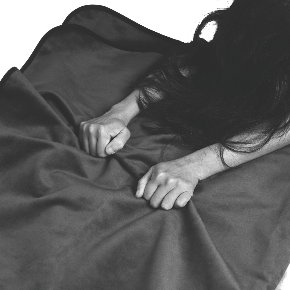 Mount Masters Throw - Black