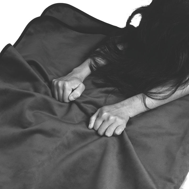 Mount Masters Throw - Black