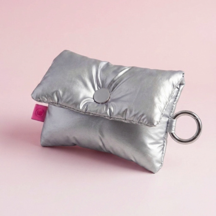 Womanizer Snap Accessory Pouch Silver - Gift With Purchase