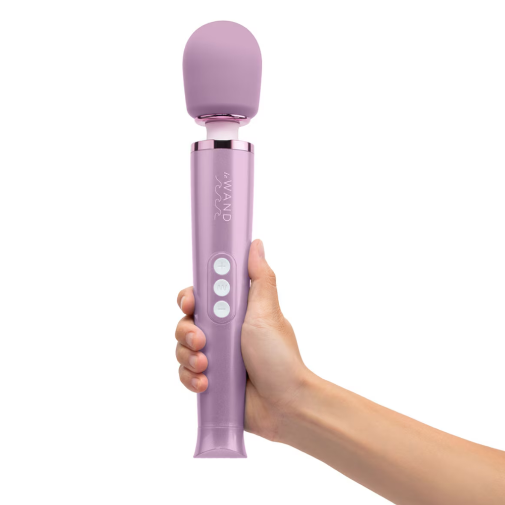 Le Wand Dive Submersible Rechargeable Wand Lavender
